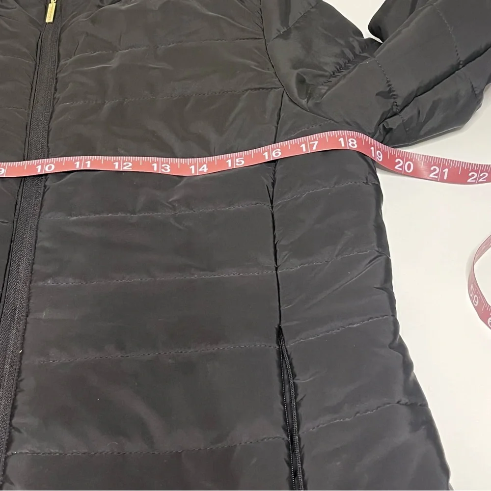 Michael Kors Women’s Black Cropped Puffer Jacket Size Medium